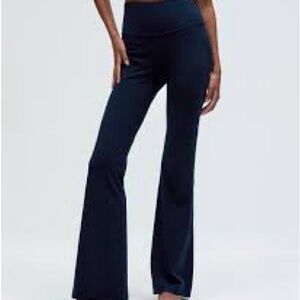 NWT Lululemon Athletica Deep Navy Groove Flare 32.5” inseam